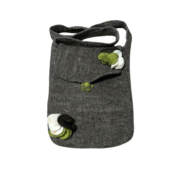 Handmade Gray Felt Shoulder Bag with Floral Accents - Picture 2 of 5